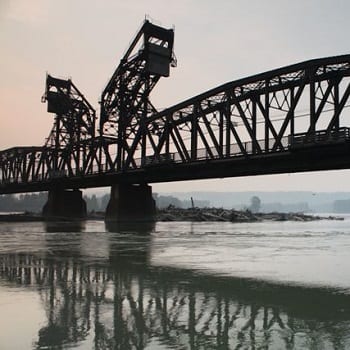 picture of railway bridge