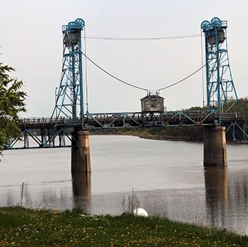 picture of selkirk lift bridge