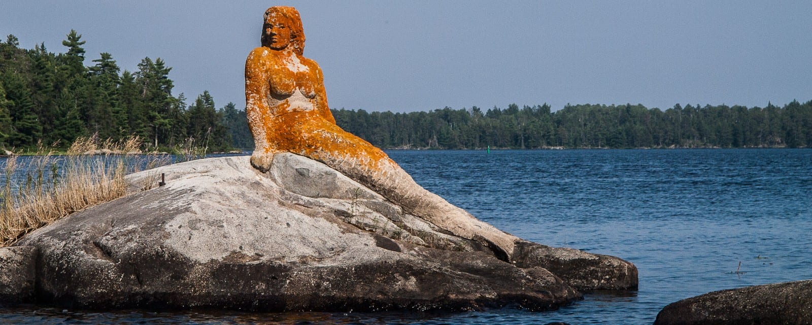 statue of mermaid